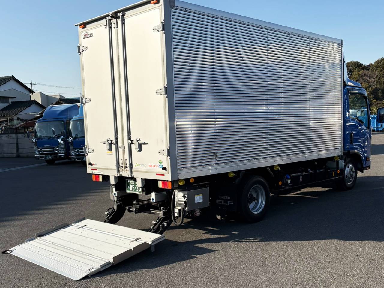 株式会社エコサービス｜事業紹介｜一般貨物自動車運送｜2ｔトラックの写真